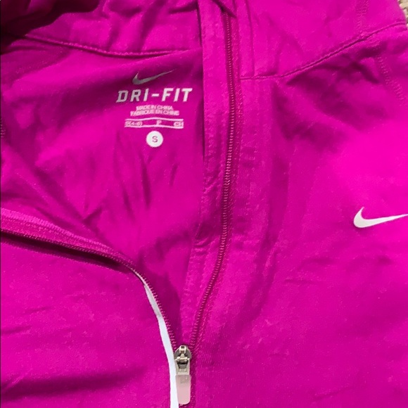 Women’s Nike 3/4 zip pullover - Picture 2 of 3